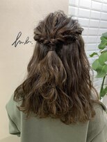 ハブ(hub)&nbsp;【天神今泉】ハーフアップアレンジ