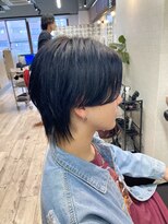 コワファーストナガサキシャンプーボーイ(COIFF1RST NAGASAKI SHAMPOO BOY)&nbsp;センターパート×ウルフ