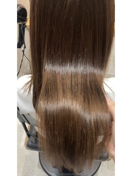 シアン 栄店(CYAN.) ブリーチ履歴に縮毛矯正