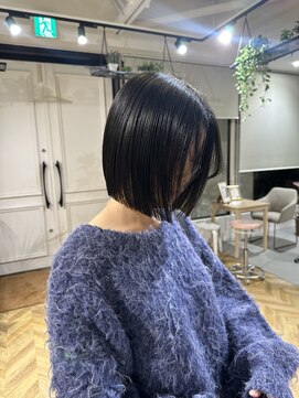 ヤテ(yate') ぱっつりボブ/切りっぱなしボブ