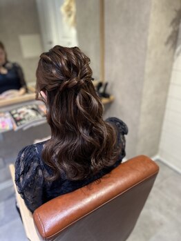アシャ(A.s.h.a)の写真/結婚式やライブイベント、女子会などの特別な日はプロのヘアセットで可愛く！周りと差のつくスタイルに＊