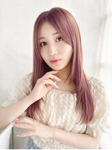 テラ(TERRA) ハイトーンピンクの内巻きレイヤースタイル