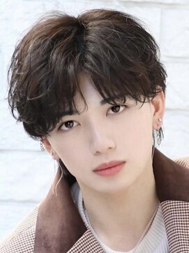 ページ(page,) 韓国ヘアカルマパーマコンマバングセンターパート黒髪ウルフ