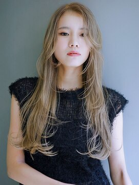 シア(sia) フェイスレイヤー/ロングレイヤー/ヘーゼルベージュ20代30代40代