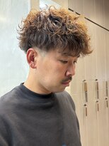 エリマバイフィフス 調布(elima by fifth)&nbsp;調布スペインカールツイストパーマフェードフリンジカット強め