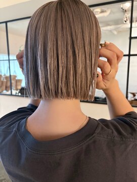 ローマー(ROAMER omotesando) 切りっぱなしボブレイヤーボブ髪質改善縮毛矯正