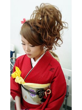 ヘアーメイク ティアラ(Hair make Tiara) 成人式スジ盛りヘア☆+゜