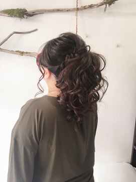 ヘアセットサロンエッジ(Edge) ポニーテールアレンジ