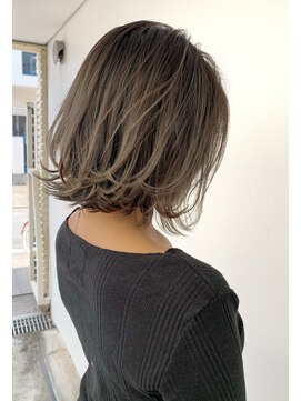 トルネード(TORNADO) 外ハネボブホワイトバレイヤージュ