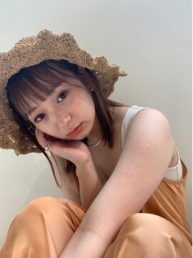 ローウェ 渋谷(Louwe) 切りっぱなし小顔ロングボブカーキベージュ[渋谷/渋谷駅]