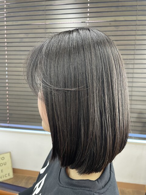 11、肩上ギリギリで作る前髪韓国風ボブスタイル