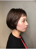 ショートバンクがとてもキュートなボブデザイン