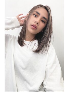 キサイ バズ(kisai BUZZ) 外国人ハイライト×センターパート