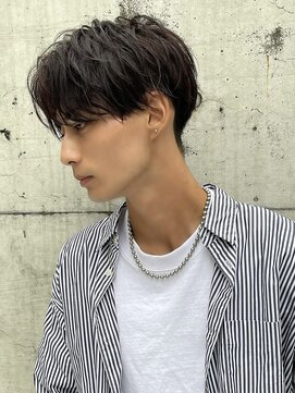 アーリー(Ali'i) 前下がりセンターパートソフトツイストパーマ刈り上げマッシュ