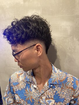 フランクスバーバーリザーブ 人形町店(FRANK’S BARBER RESERVE) フェードカット/パーマ/i