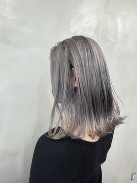 ティア 高知店(TIA) シルバーバレイヤージュ