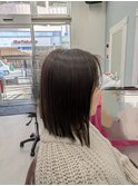赤味を抑えたカラー♪大人ぱつっと前下がりスタイル　髪質改善