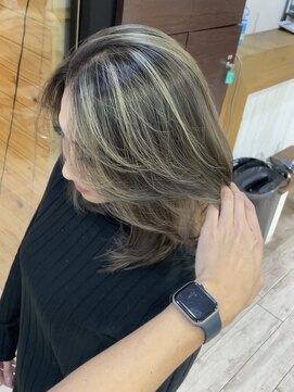 アップ(A+hair) 髪質改善レイヤーカット40代50代グレイカラー白髪染め白髪ぼかし