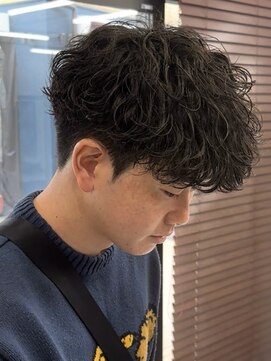 ザ ワンアンドオンリー シズオカ(The one and only. Shizuoka) x/Men’s/フェザーパーマ/サーフカール/ニュアンスデザイン