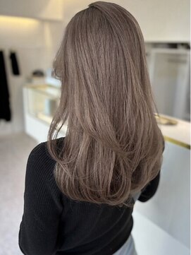 ラヴィ(Lavie) 韓国ヘアーハッシュカットレイヤーカットハイライトカラー