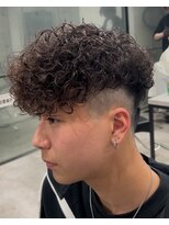 イーラ アメ村店(era)&nbsp;スペインカール　ツイストスパイラル眉カットメンズパーマ