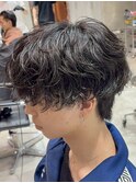 渋谷波巻きツイストスパイラルシャドウルーズパーマツーブロック