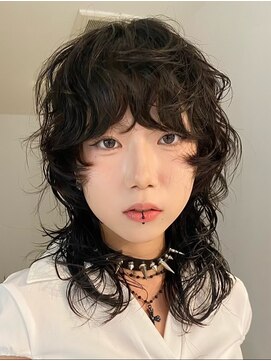 ナループロアツム(Nalu pu loa Tsum) ウルフパーマ/マレットヘア/ミディアムレイヤー