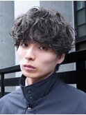 緩め波巻きスパイラルパーマシャドウパーマメンズセンターパート