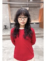 シカ(sica)&nbsp;黒髪ロングウェーブパーマ