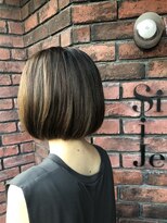 シイジ(SiiJe)&nbsp;たくさんハイライト☆おしゃれグレイカラーボブ