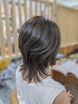 トランク(Trunk) レディースウルフカット。