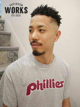 針金ツイストスパイラルパーマ　フェードアフロスタイル