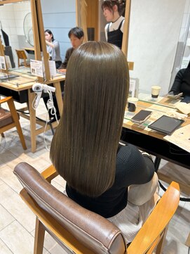 プラグ バイ ネオリーブ(plug by neolive) グレーベージュ×髪質改善 [髪質改善/縮毛矯正]韓国A