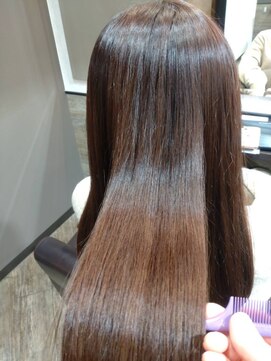 ダンディゾン ブルー 神楽坂(Dans Dix ans bleu) トリートメントで上質な手触り