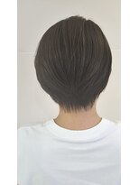 アッシュ 二俣川南口店(Ash)&nbsp;20代30代40代/イヤリングカラーネイビー/マッシュショート