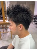 刈り上げスパイキーショート黒髪短髪アップバング