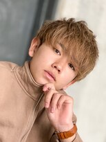ダブルカラースパイラルパーマツイストパーマフェード短髪