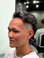 フジヤマ バーバー ショップ(FUJIYAMA BARBER SHOP)&nbsp;オールバックパーマ／ハイライトカラー／like a Firmino