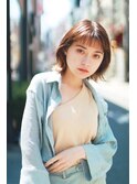 オン眉シースルーバング束感ショートスタイル