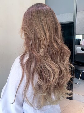 アイティーバイアルバム 松戸店(IT by ALBUM) ベージュハイライト_アースカラーくびれヘア_ba341321