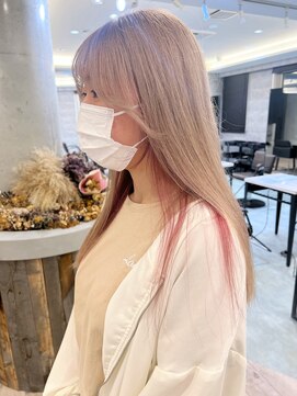 ルーブ トウキョウ(Loob. TOKYO) インナーカラー（ベージュ×カシスピンク）韓国風カット