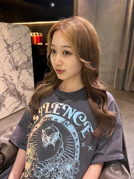 アール バイ ニーナ(R by NINA) 【'R Saya】ベージュ×フェイスフレーミング