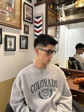 カムレイドフォーライフ(COMRADE 4 LIFE) フェザーアップ　スキンフェード　担当松尾