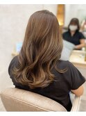 ブラウンベージュのセミロング