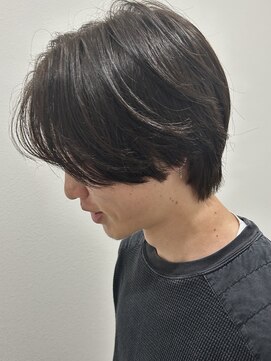 ヒュイル バイ ニアウ(Hwyl by Niau) メンズマッシュセンターパートスパイラルパーマニュアンスパーマ