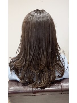 マル(maru。) ☆透明感プラス、大人海外風ロング