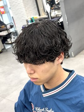 オーバルバイアピッシュ(OVARL by apish) メンズカットパーマスパイラルパーマシャドウパーマ原宿駅