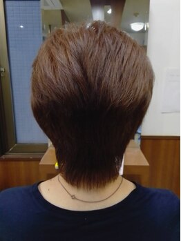 TRISH【トリッシュ】の写真/超音波アイロンを用いた「根元集中型トリートメント」もご用意。髪の状態を見極め、お悩みに寄り添います。