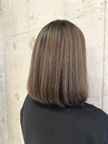 プラスシー(+C)&nbsp;ハイライトで作るグレージュカラー/福岡ハイライト