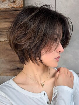 トルネード(TORNADO) 外国人風カーテンバングレイヤーショートボブ　n8.3.22